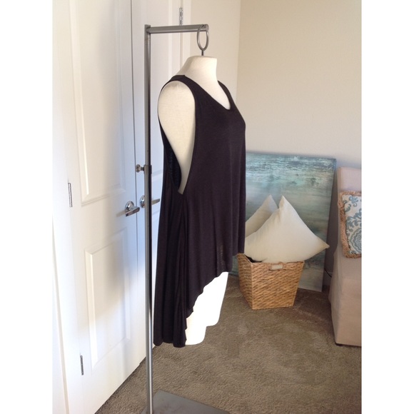 Asymmetric laser cut long top - Picture 4 of 8